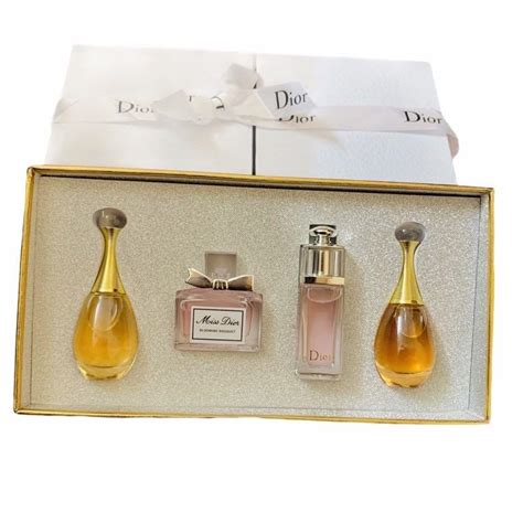 perfumes dior miniaturas|miss Dior mini gift set.